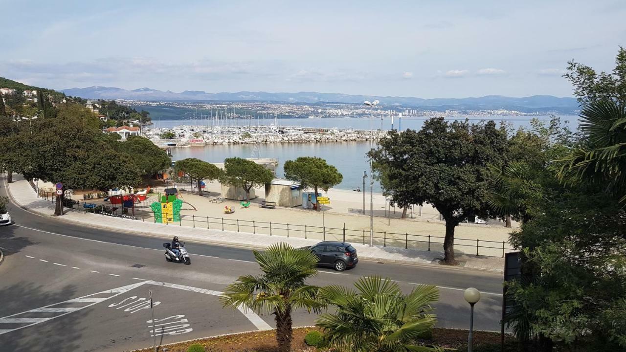 Apartments Opatija-Ičići Exteriör bild